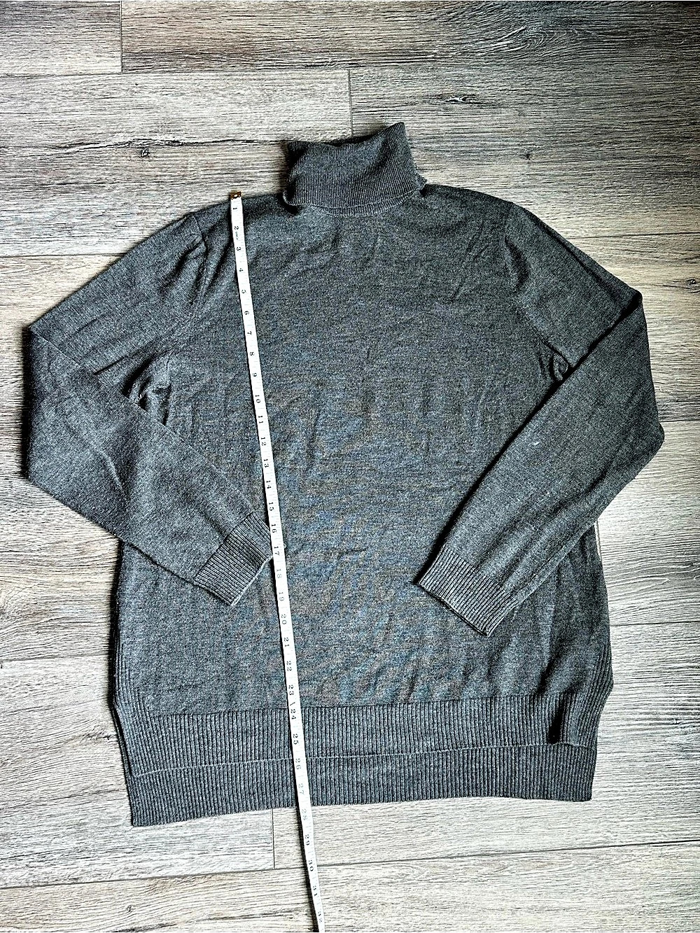 Gap Gray Wool Blend Turtleneck Size Medium